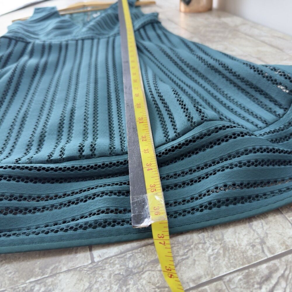 NEW ! J.CREW Striped Eyelet Dress Sz 6 - Picture 14 of 17